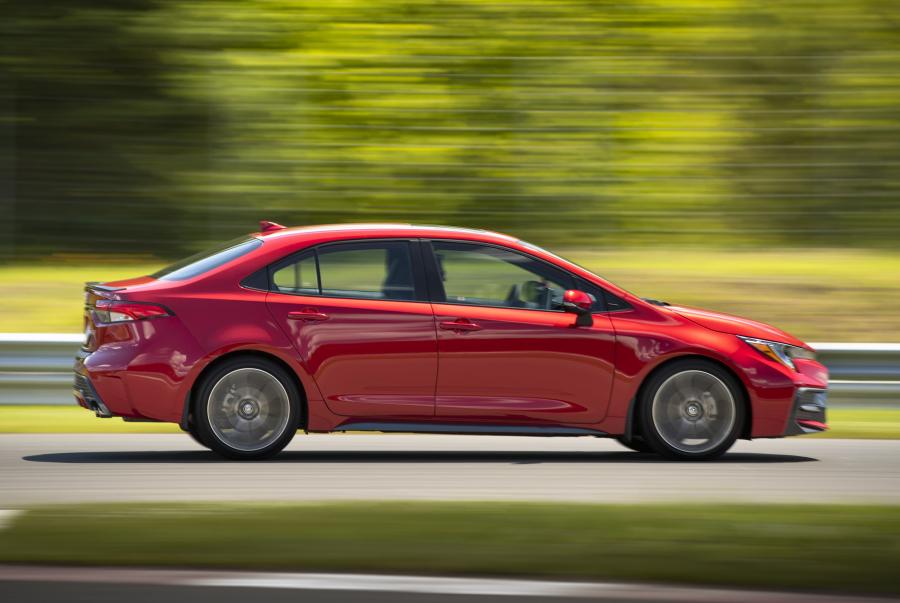  Toyota Corolla SE Sedan 2019 года  (NA) (фото 31 из 32)